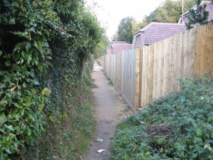 Footpath at Deanfield Road, Henley