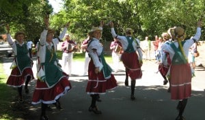 Taeppas Tump morris dancers