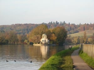 The Thames Path at Temple Island