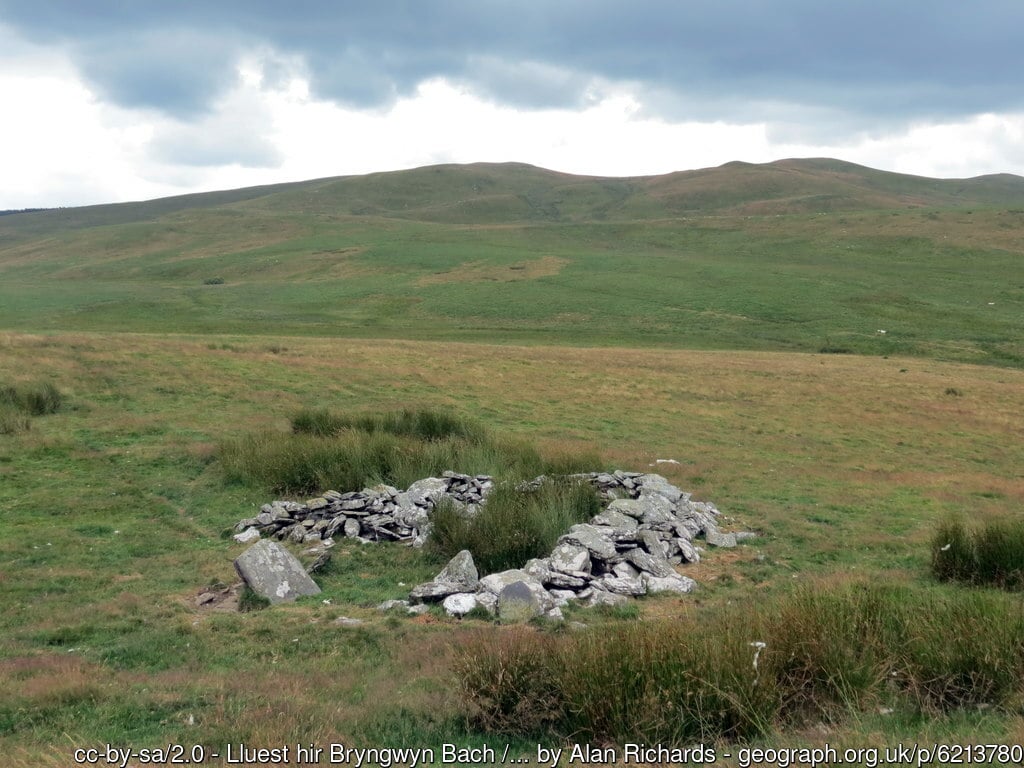 Photo of ancient long house at Bryngwyn Bach on Rhos Gelli Gron common, close to the proposed fence-line. © Alan Richards, Creative Commons Licence